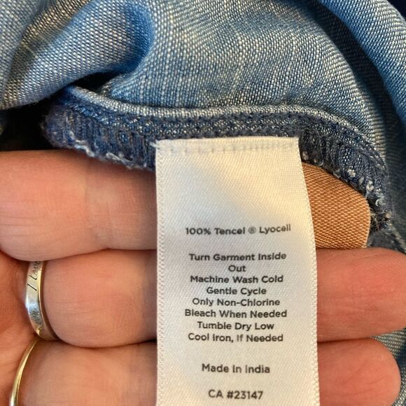 Talbots Blue chambray Sleeveless Ruffle accent Vneck Blouse - Picture 6 of 6